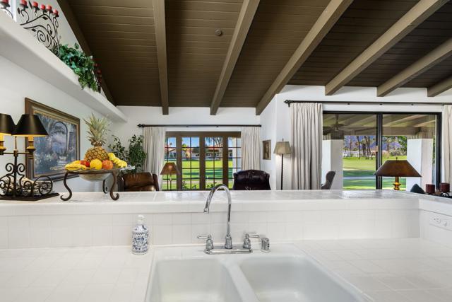 49470 Avila Drive, La Quinta CA: https://media.crmls.org/mediaz/4f7328d0-7eeb-4691-8367-7f25374e1a3a.jpg