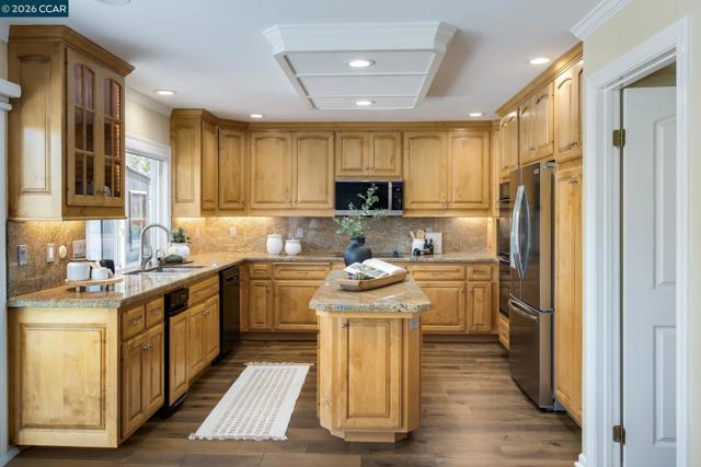 Image 8 of 32 For 855 Columbine Ct