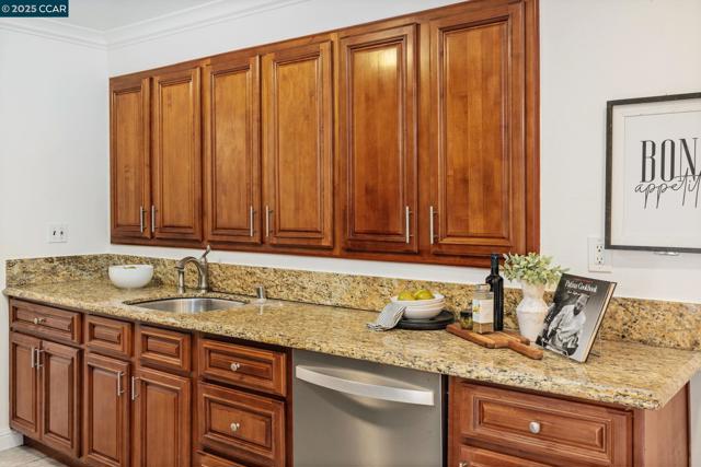 1950 Emerald St, Concord CA: https://media.crmls.org/mediaz/4f73d365-a69d-4de8-86ed-068384d09841.jpg