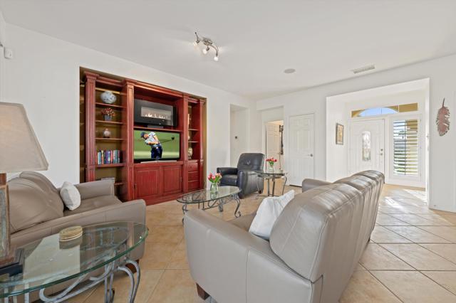 60505 Staghorn Drive, La Quinta CA: https://media.crmls.org/mediaz/4f74391e-a288-46f8-831b-6d823b62c2d6.jpg