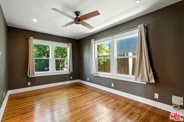 3712 E 10th Street, Long Beach CA: https://media.crmls.org/mediaz/4f745e80-6bd3-4b7e-be06-c783c207a7fd.jpg