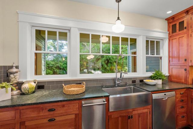 385 Miramar Drive, Half Moon Bay CA: https://media.crmls.org/mediaz/4f746ca3-5910-4d15-90e2-6a1abff60a64.jpg