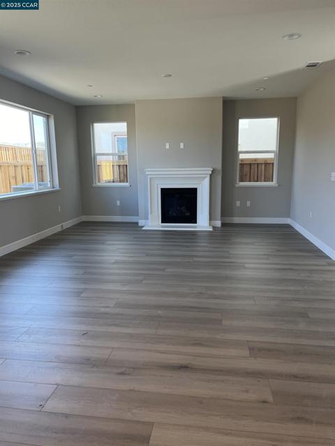 1406 Cobblestone Drive, Pittsburg CA: https://media.crmls.org/mediaz/4f748052-04d9-4c8e-bb51-6195f01f2a6c.jpg