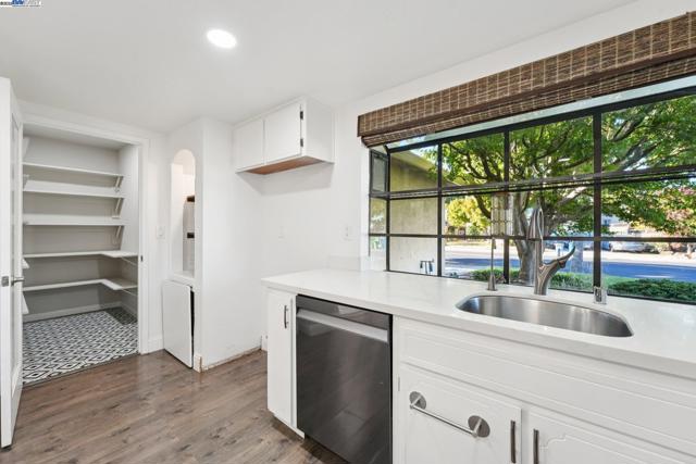 33177 Quail Drive, Union City CA: https://media.crmls.org/mediaz/4f75a14c-46b6-4224-b03b-410032dfc80f.jpg