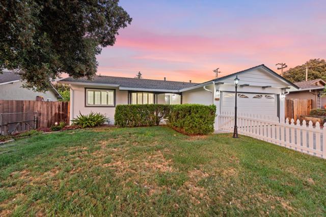 1122 Lancelot Lane, San Jose CA: https://media.crmls.org/mediaz/4f762253-a8d1-4e94-ae34-ea58cd3dbd48.jpg
