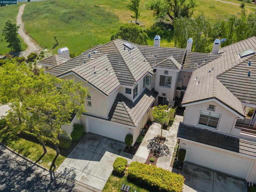 6178 Lakeview Cir