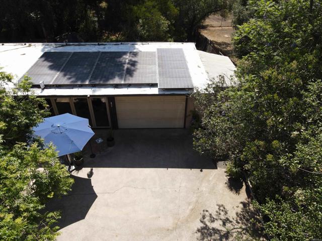 3216 Fair Oaks Ln, Spring Valley CA: https://media.crmls.org/mediaz/4f765669-2db6-4f38-8456-68fa992428bc.jpg