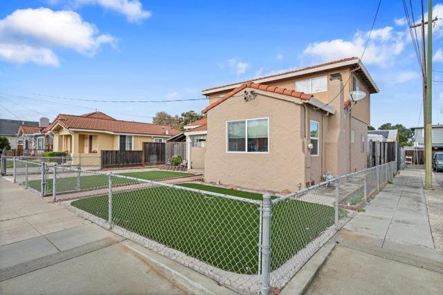 1545 E Saint John Street, San Jose CA: https://media.crmls.org/mediaz/4f7677bc-098b-44bc-805b-0722479e4ba1.jpg