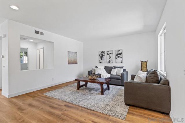 817 Avenida Codorniz, San Marcos CA: https://media.crmls.org/mediaz/4f7677d3-cc88-4b40-a8fb-41ccac1c4e6a.jpg