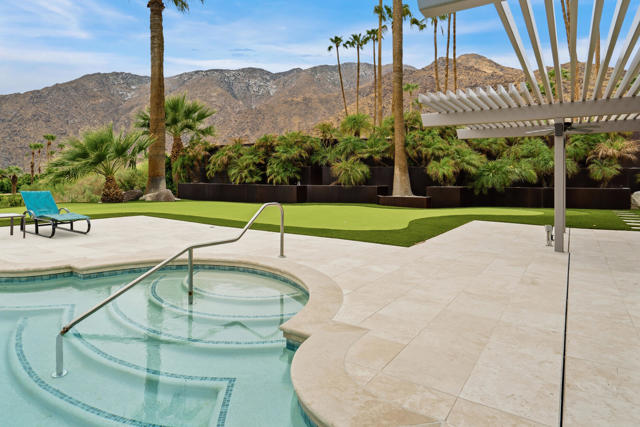 855 W Coronado Avenue, Palm Springs, CA 92262