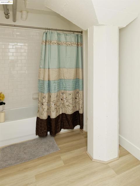 1201 Pine St, Oakland CA: https://media.crmls.org/mediaz/4f76a47c-b8e3-4220-a7d3-2d9dc53fa6bf.jpg