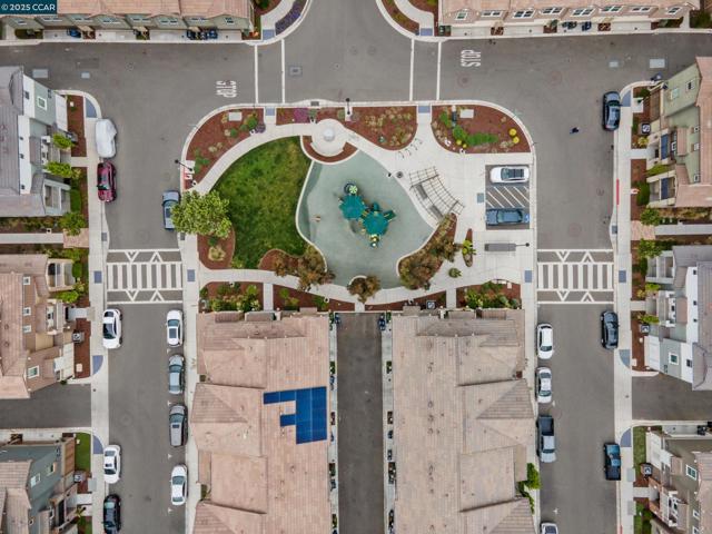 236 Plum Tree Street, Livermore CA: https://media.crmls.org/mediaz/4f77c093-0c8b-49f0-8d51-f79ab2f9b197.jpg