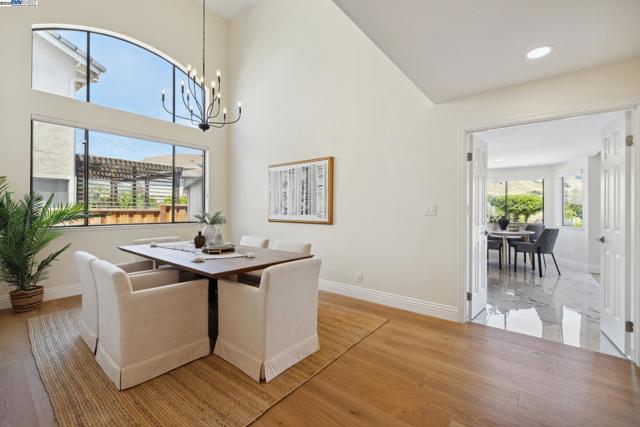 44030 Geddy Court, Fremont CA: https://media.crmls.org/mediaz/4f787329-f797-4701-a782-d3e8a058651c.jpg