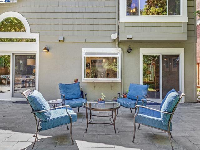 8043 Crossridge Rd, Dublin CA: https://media.crmls.org/mediaz/4f788a52-80b7-4581-83aa-4061aee45661.jpg