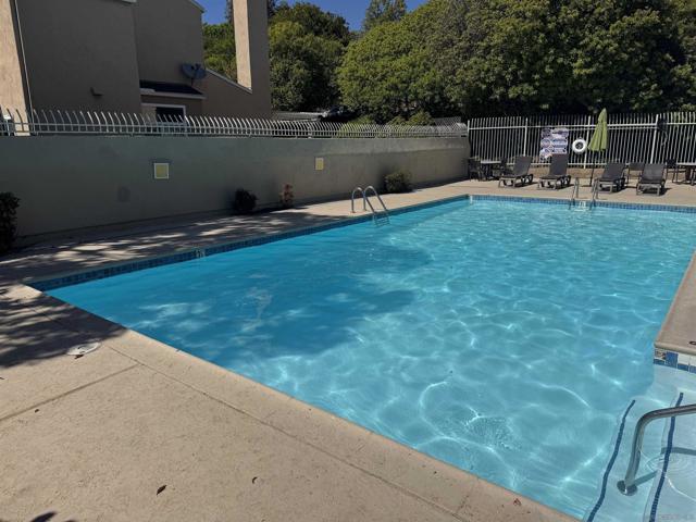 4577 Essex Ct, Carlsbad CA: https://media.crmls.org/mediaz/4f789358-e4dc-4a58-97c6-fbdfe0631324.jpg
