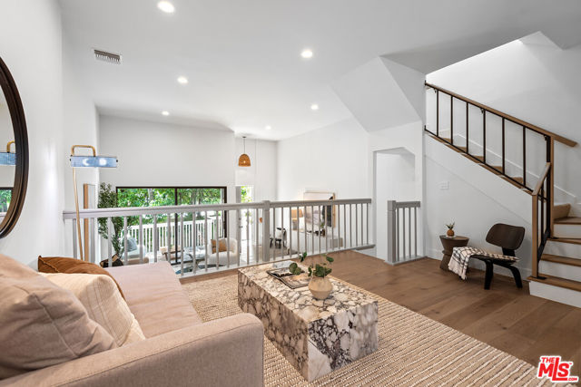 3516 Via Dolce, Marina del Rey CA: https://media.crmls.org/mediaz/4f797df9-4af7-4ec6-833a-cc3f766b67a4.jpg