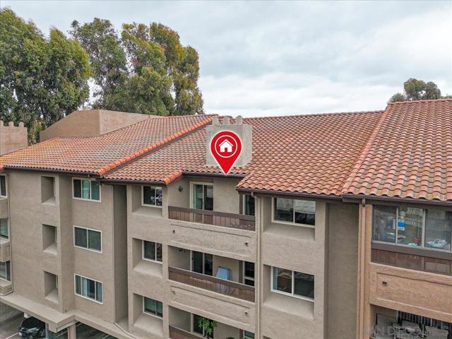 10250 Caminito Cuervo, San Diego CA: https://media.crmls.org/mediaz/4f79e33c-5b5d-4f19-aa4c-306d001b4c05.jpg