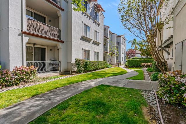 35580 Monterra Terrace, Union City CA: https://media.crmls.org/mediaz/4f7a06e6-5fa4-4705-9b1e-6e92eab31014.jpg