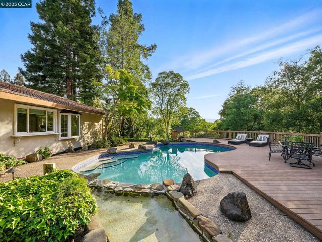 1804 Piedras Circle, Alamo CA: https://media.crmls.org/mediaz/4f7abe7c-d8cd-4b2d-808a-5a23ae6bc4f5.jpg