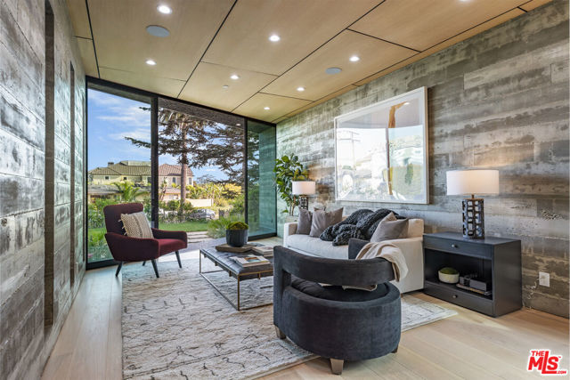 1011 Georgina Avenue, Santa Monica CA: https://media.crmls.org/mediaz/4f7b3e7c-cf2e-434b-a47d-d9b98554571c.jpg