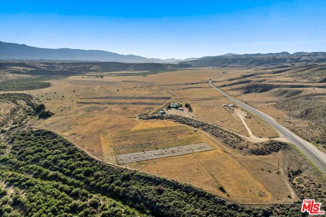 13750 Cuyama Highway, Cuyama CA: https://media.crmls.org/mediaz/4f7b8e7d-5c08-426a-9e9f-ad4d0183fa72.jpg