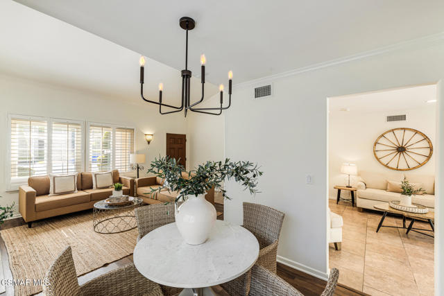 1569 Burning Tree Drive, Thousand Oaks CA: https://media.crmls.org/mediaz/4f7c0399-b6e9-4c8a-9d0d-eb5ec368f82f.jpg