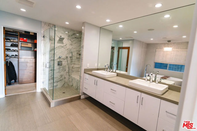 3423 Scadlock Lane, Sherman Oaks CA: https://media.crmls.org/mediaz/4f7c612a-06d4-4ae7-9d27-6823cf8a3a11.jpg