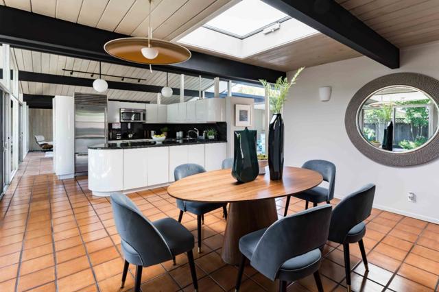 779 Holly Oak Drive, Palo Alto CA: https://media.crmls.org/mediaz/4f7d3914-f9e7-4ac5-a771-585bceb8362c.jpg