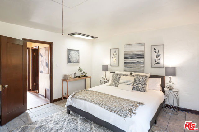 6655 Emmet Terrace, Los Angeles CA: https://media.crmls.org/mediaz/4f7d5e55-6911-4b8c-86d1-d888c5f5463e.jpg