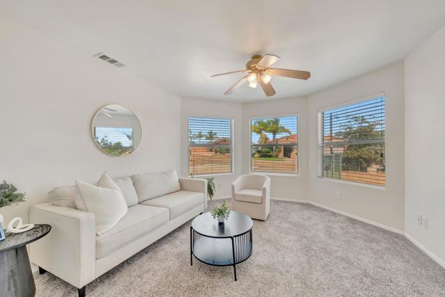 Detail Gallery Image 4 of 30 For 2229 Crest Dr, El Cajon,  CA 92021 - 4 Beds | 3/1 Baths