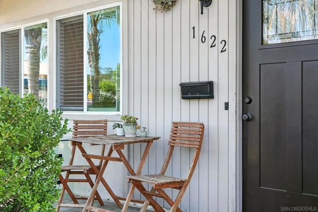 1622 Cherry Place, Escondido CA: https://media.crmls.org/mediaz/4f7db55c-a544-45ba-ba90-a3cca8d6108d.jpg