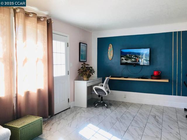 13 Werden St, Vallejo CA: https://media.crmls.org/mediaz/4f7dc005-7e78-401b-bfd8-e4382501a2b7.jpg
