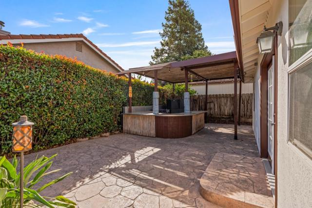 961 Alder Street, Hollister CA: https://media.crmls.org/mediaz/4f7dcf8a-669e-40a0-bbff-14aa1d2c3bba.jpg