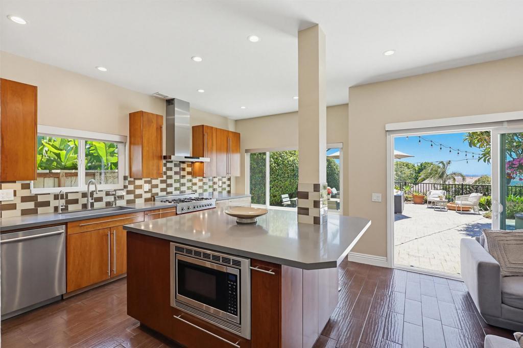 2756 Southampton - photo 6