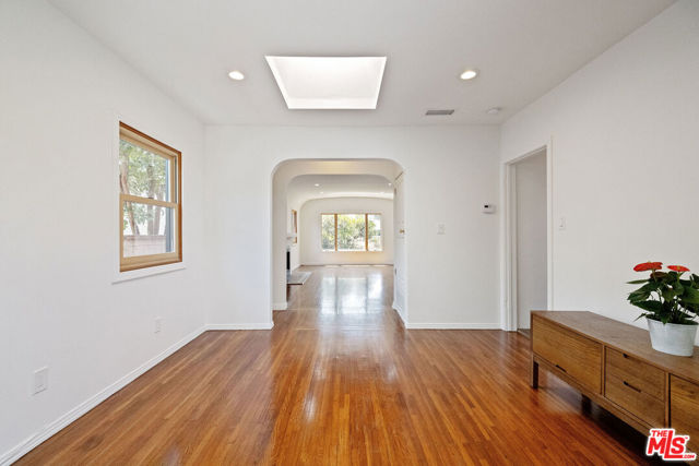 11819 Juniette Street, Culver City CA: https://media.crmls.org/mediaz/4f7e965a-e5a6-4a3f-80aa-1f6c4e78716e.jpg