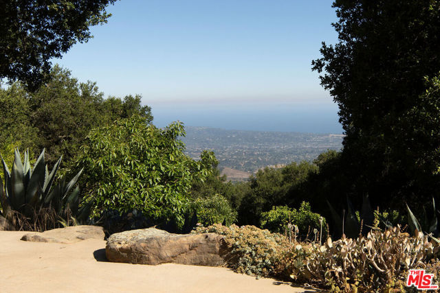 5651 W Camino Cielo, Santa Barbara CA: https://media.crmls.org/mediaz/4f7f8bbd-e73a-4d5f-a402-1457ed69a16c.jpg