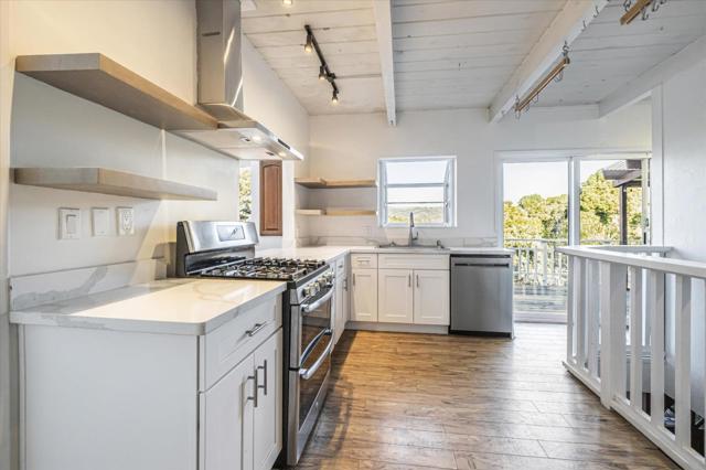734 Loma Prieta Drive, Aptos CA: https://media.crmls.org/mediaz/4f7ffa4e-db6e-430e-9e0b-4d2c655e54a0.jpg