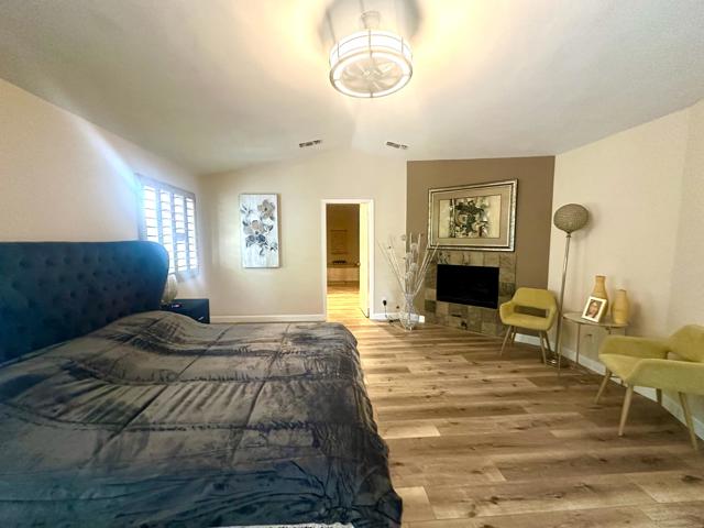 Image 17 of 29 For 76961 Sheffield Court