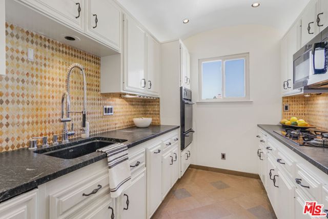 2 Bed Home for Sale in Santa Monica, California
