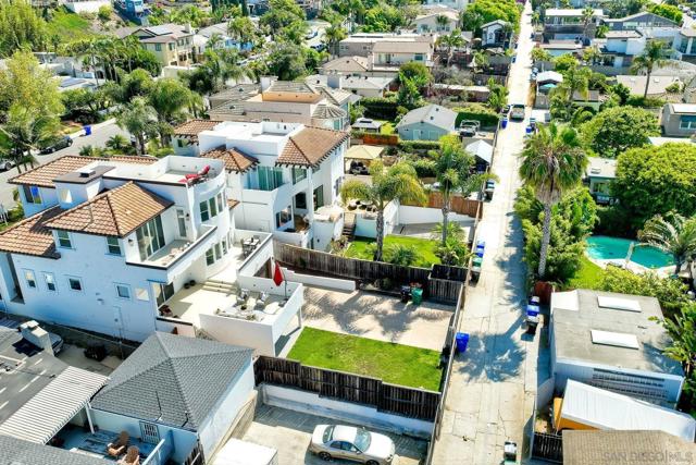 819 Van Nuys Street, San Diego CA: https://media.crmls.org/mediaz/4f80f16f-a740-43ee-8d6e-0252a31341d4.jpg