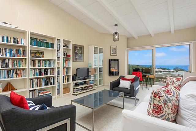 Detail Gallery Image 1 of 1 For 640 W Solana Circle #12,  Solana Beach,  CA 92075 - 2 Beds | 2 Baths