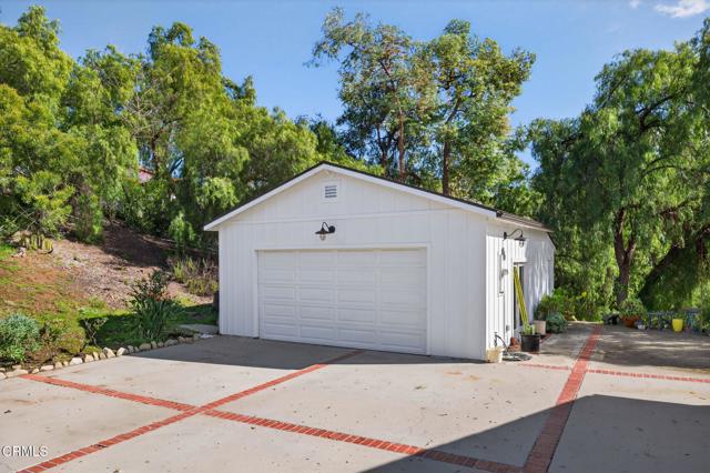 1130 Rancho Drive, Ojai CA: https://media.crmls.org/mediaz/4f81b12f-e1fc-4bf8-97a2-4194852ddf2f.jpg