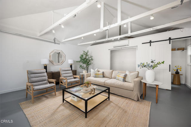 1134 Bella Vista Avenue, Pasadena CA: https://media.crmls.org/mediaz/4f81beee-8b8a-4522-9b0a-ca26c8e30858.jpg