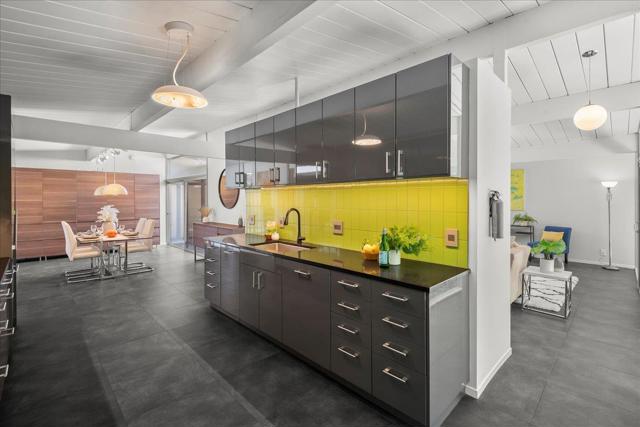 594 W Remington Drive, Sunnyvale CA: https://media.crmls.org/mediaz/4f821fed-7b9f-43e0-b2d0-8584ebdee587.jpg