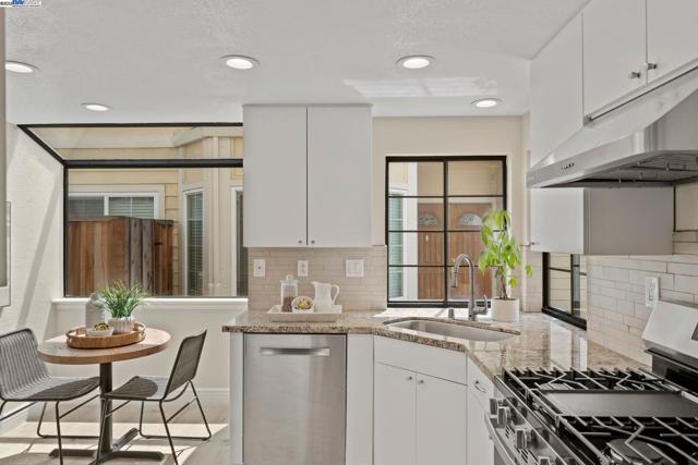 3664 Thrush Terrace, Fremont CA: https://media.crmls.org/mediaz/4f826802-57dd-4a88-8d97-c582a7e48f2b.jpg