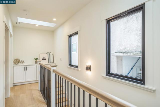 1126 Brighton Ave, Albany CA: https://media.crmls.org/mediaz/4f828ea2-9aa8-498d-985c-782eaa2ffa46.jpg