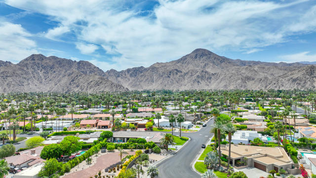 75745 Osage Trail, Indian Wells CA: https://media.crmls.org/mediaz/4f82ccea-f002-4d94-b11d-b913e7d48347.jpg