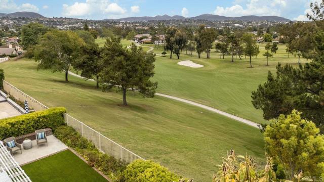 1219 Countrywood Lane, Vista CA: https://media.crmls.org/mediaz/4f82da65-93b7-4ec0-bb76-491e81f73fe8.jpg