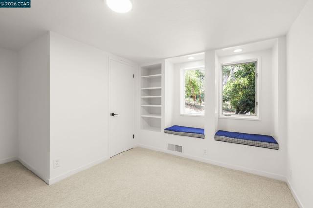 Image 26 of 31 For 2050 Blackwood Dr