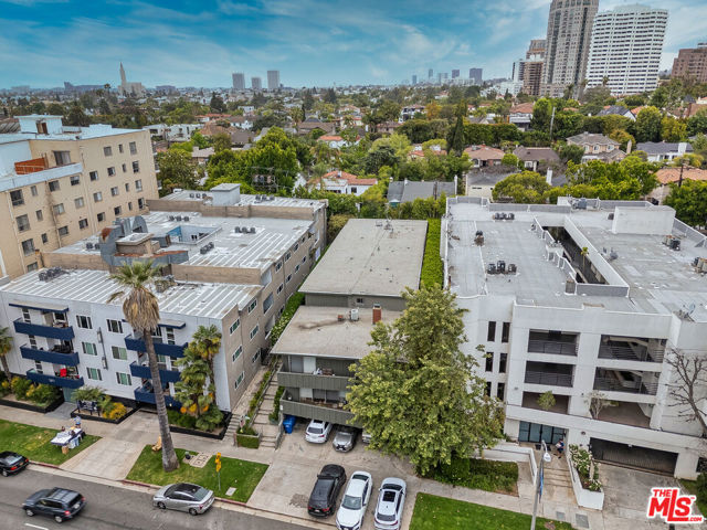 1357 1361 S Beverly Glen Boulevard, Los Angeles CA: https://media.crmls.org/mediaz/4f83a22a-30b2-4695-9f90-12b10fc88737.jpg